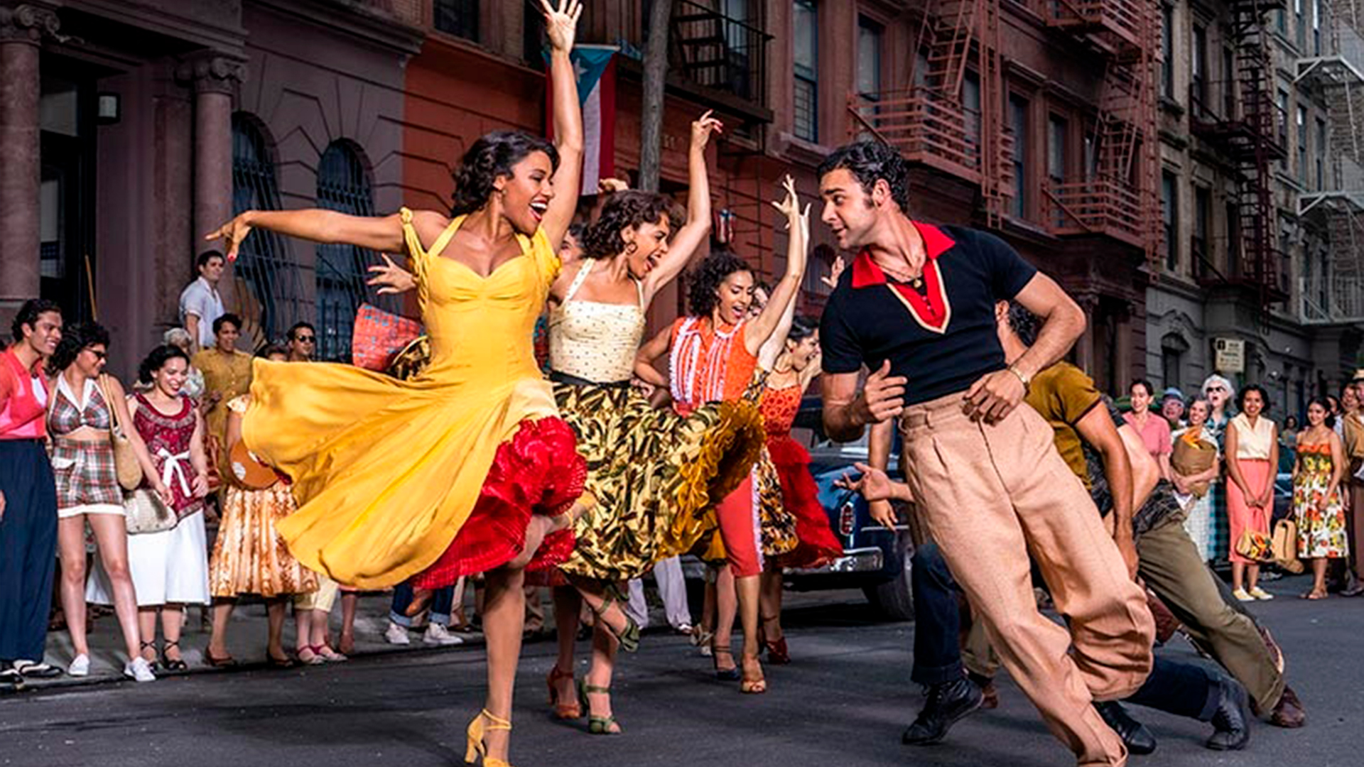 Tanssijoita kadulla elokuvassa West Side Story.
